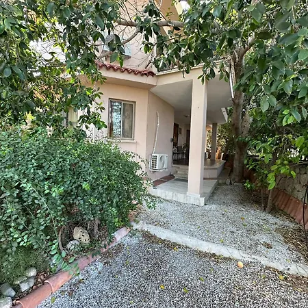 بيت ضيافة Hideaway Studio Agios Epiktitos